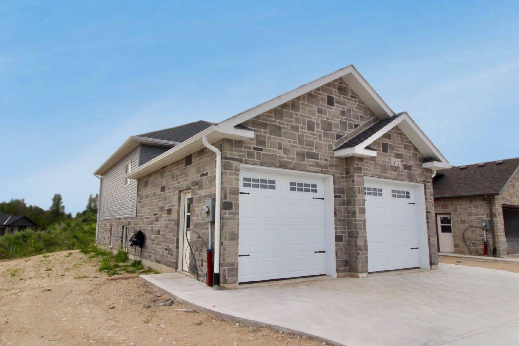 Hanover, ON N4N 3B8,612 26TH AVE