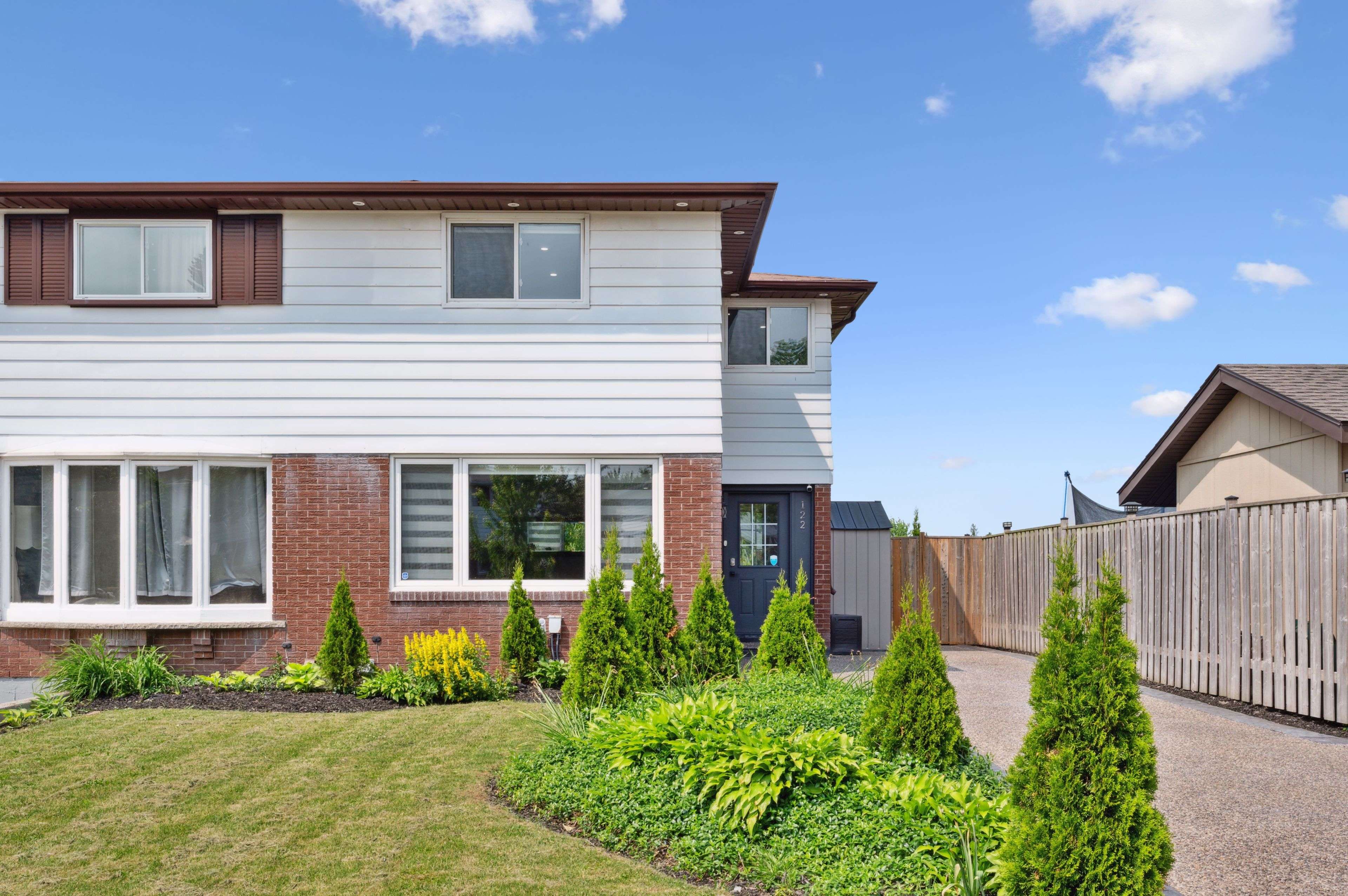 Kitchener, ON N2M 2G1,122 Mooregate CRES