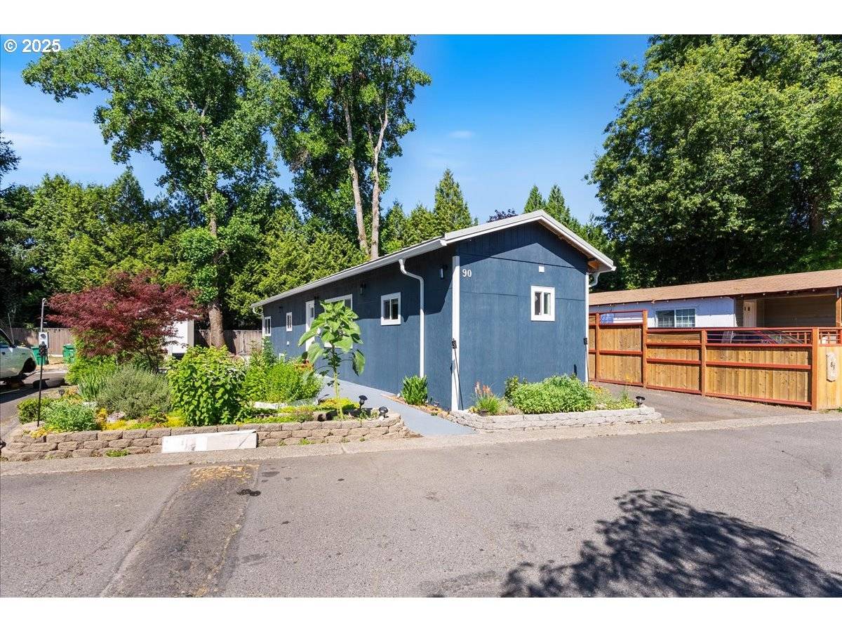 Beaverton, OR 97008,10405 SW DENNEY RD #90