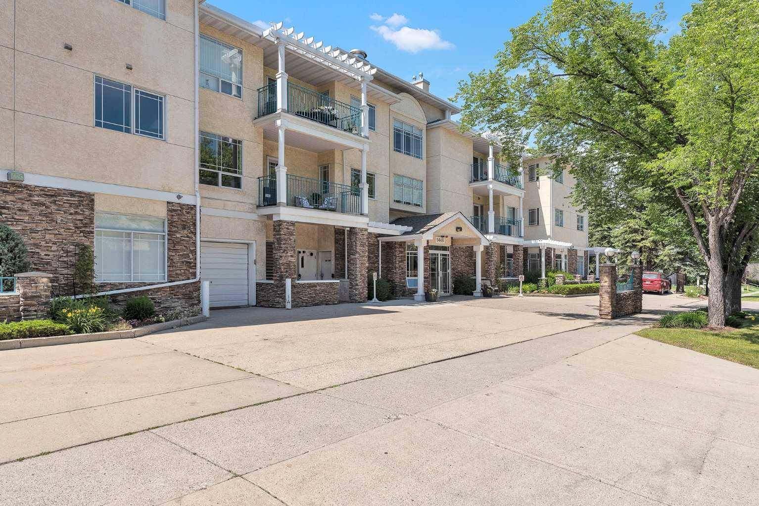 Calgary, AB T2V 5J8,9449 19 ST SW #108