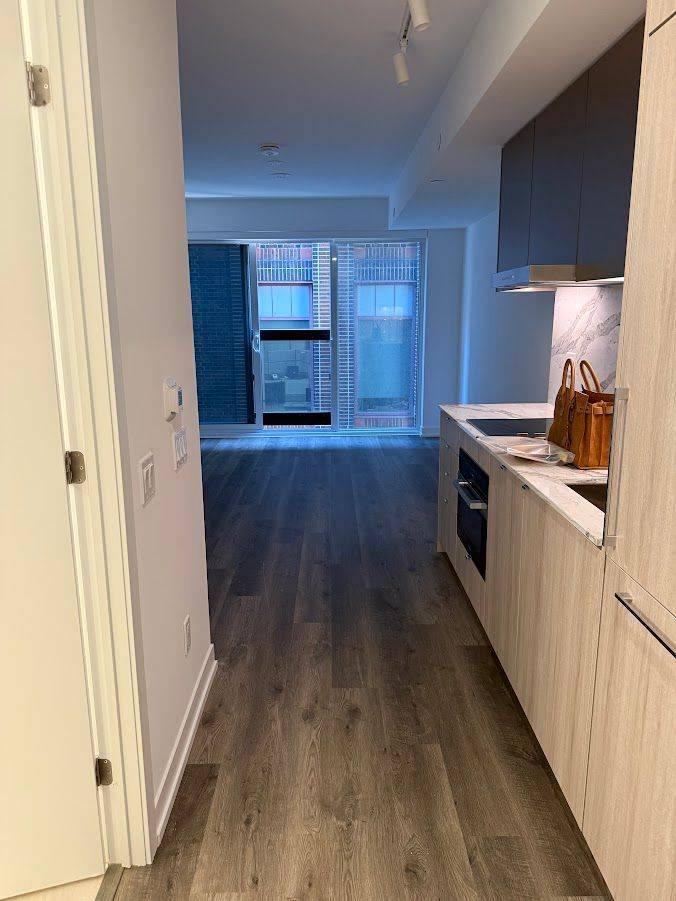 Toronto C02, ON M4W 2G4,771 Yonge ST #610