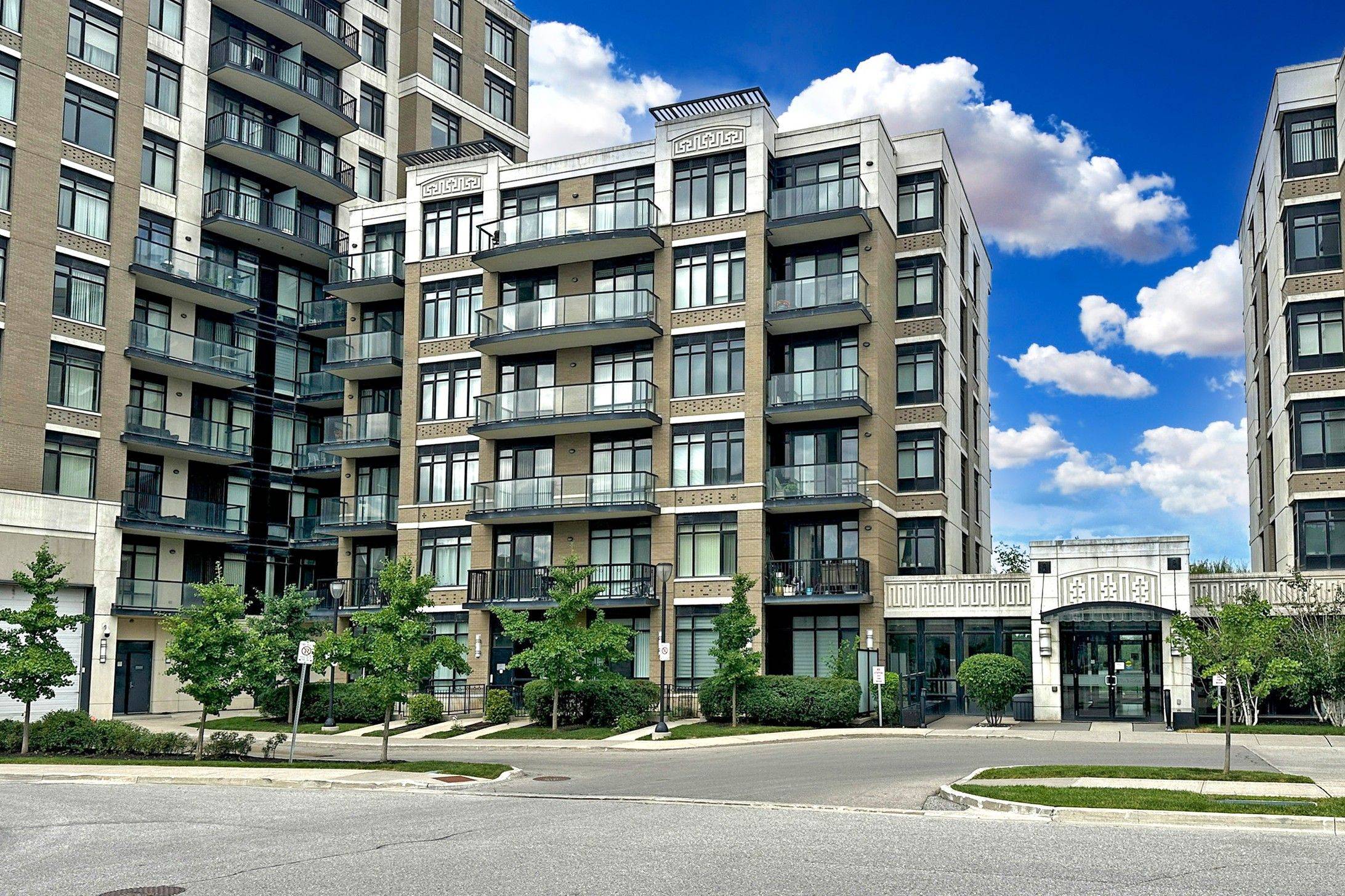 Markham, ON L6G 0E1,151 Upper Duke CRES #203