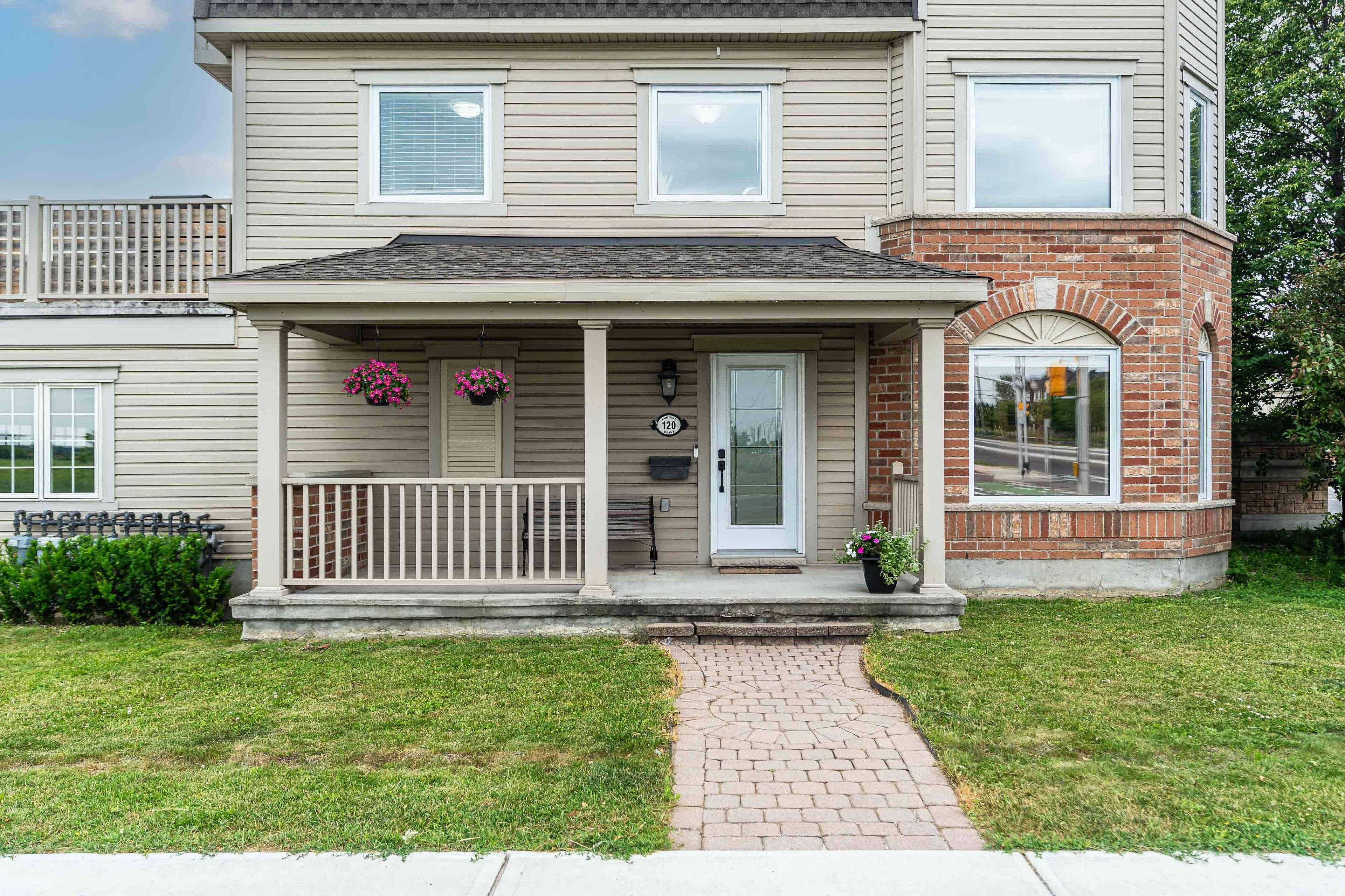 Stittsville - Munster - Richmond, ON K2S 0E3,120 Huntmar DR