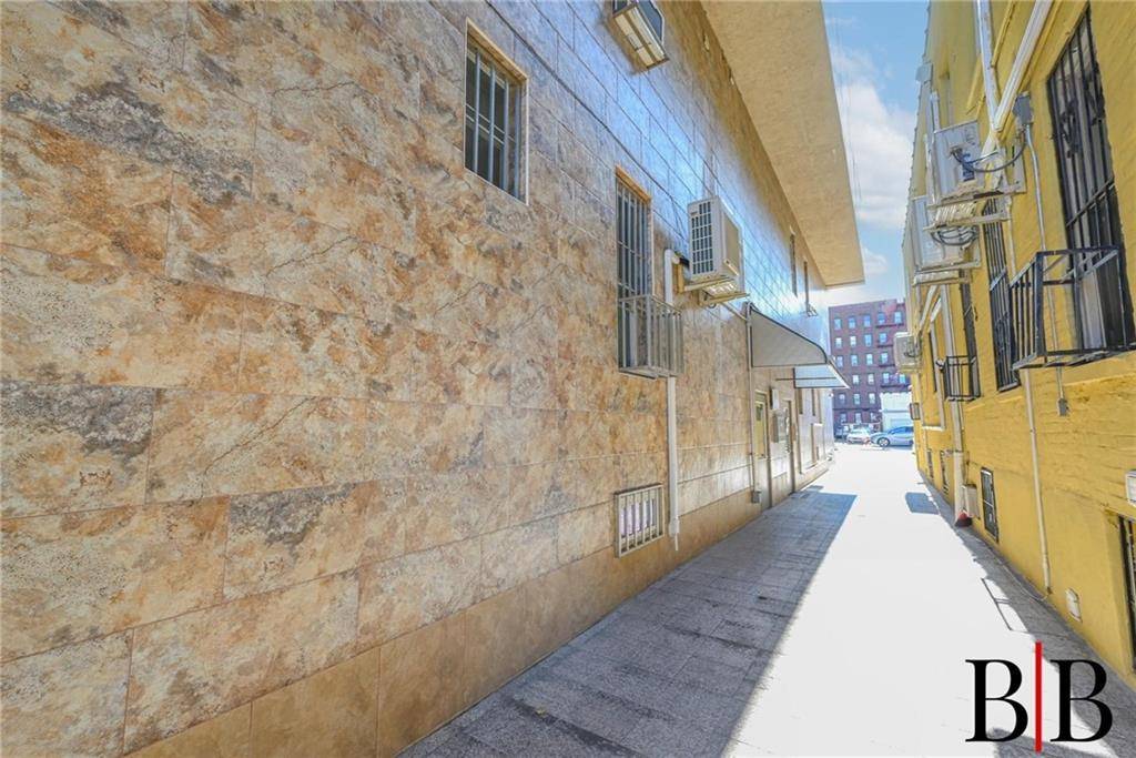 New York, NY 11235,92 Brighton 11th ST