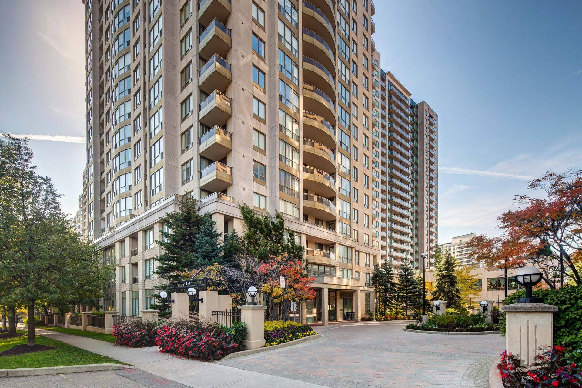 Toronto C14, ON M2N 6X8,256 Doris AVE #305