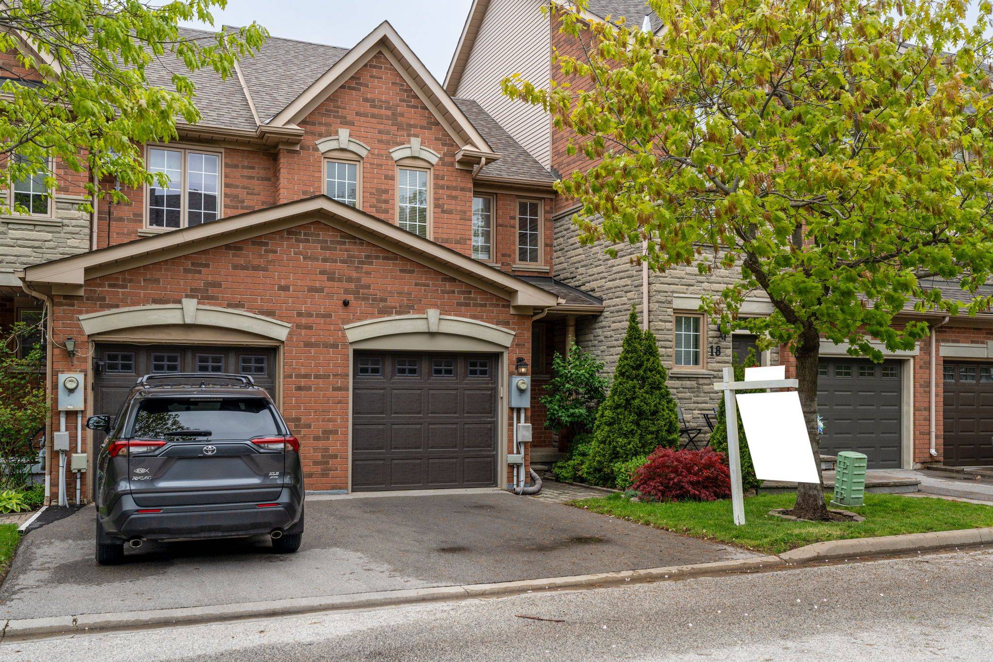 Vaughan, ON L4L 9J6,15 Pottery PL #17