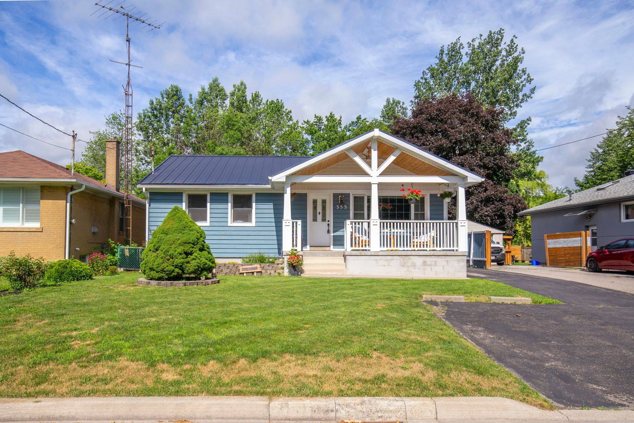 Milton, ON L9T 1X6,353 KINGSLEIGH CT