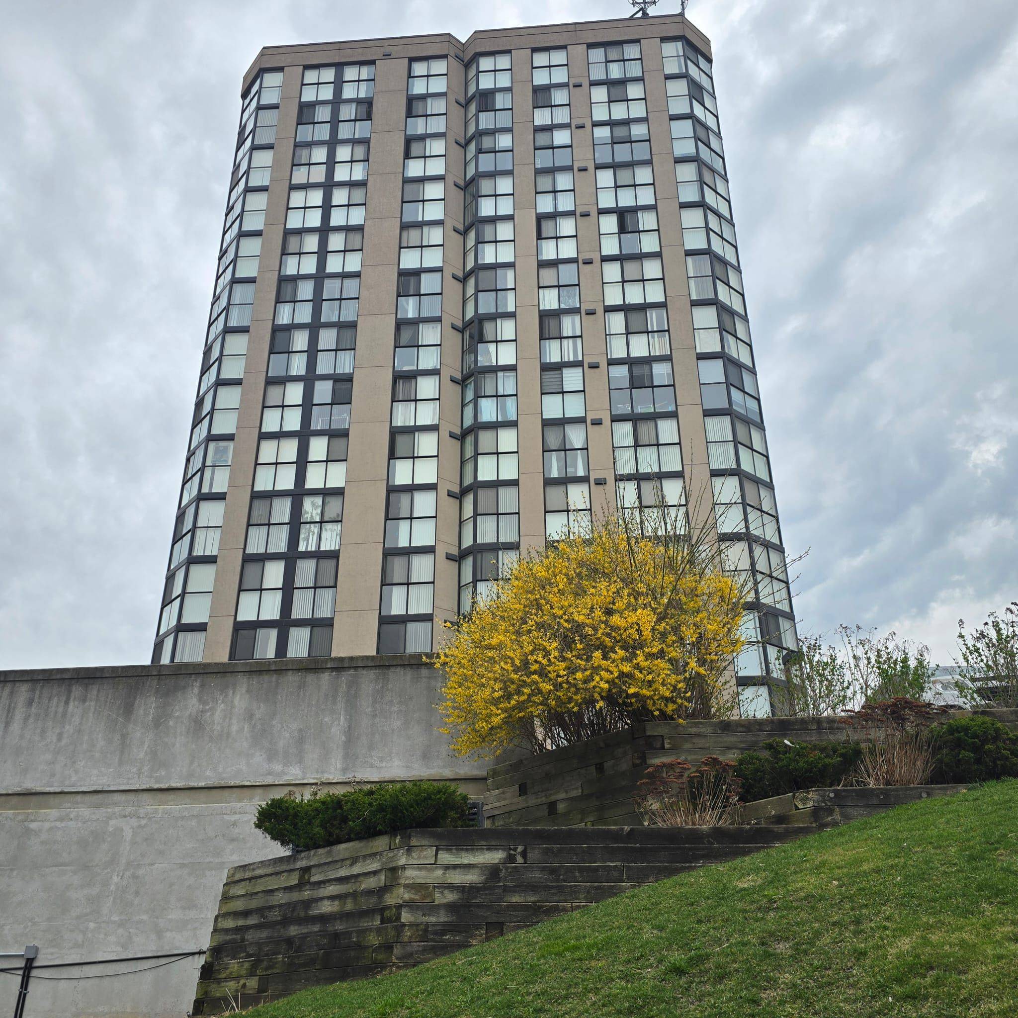 Toronto W10, ON M9W 6T4,600 Rexdale BLVD #LPH2