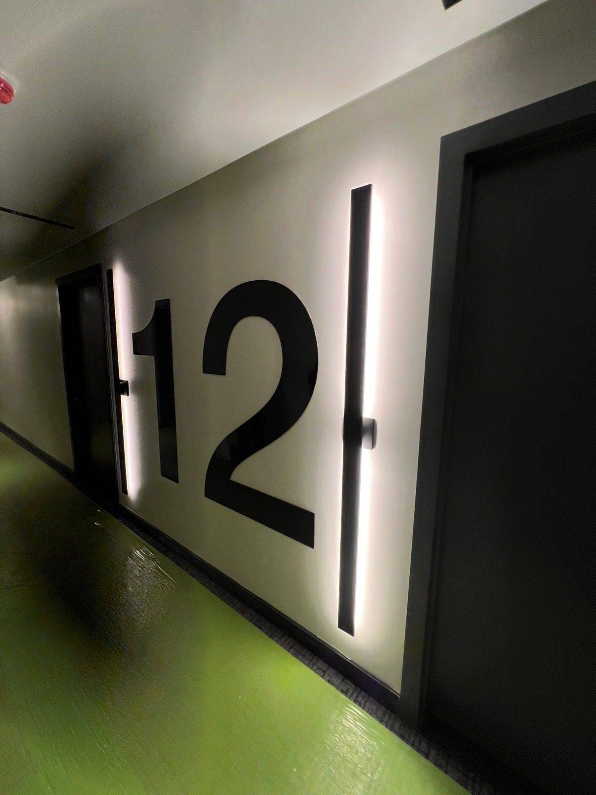Mississauga, ON L5A 0B1,86 Dundas ST E #1206