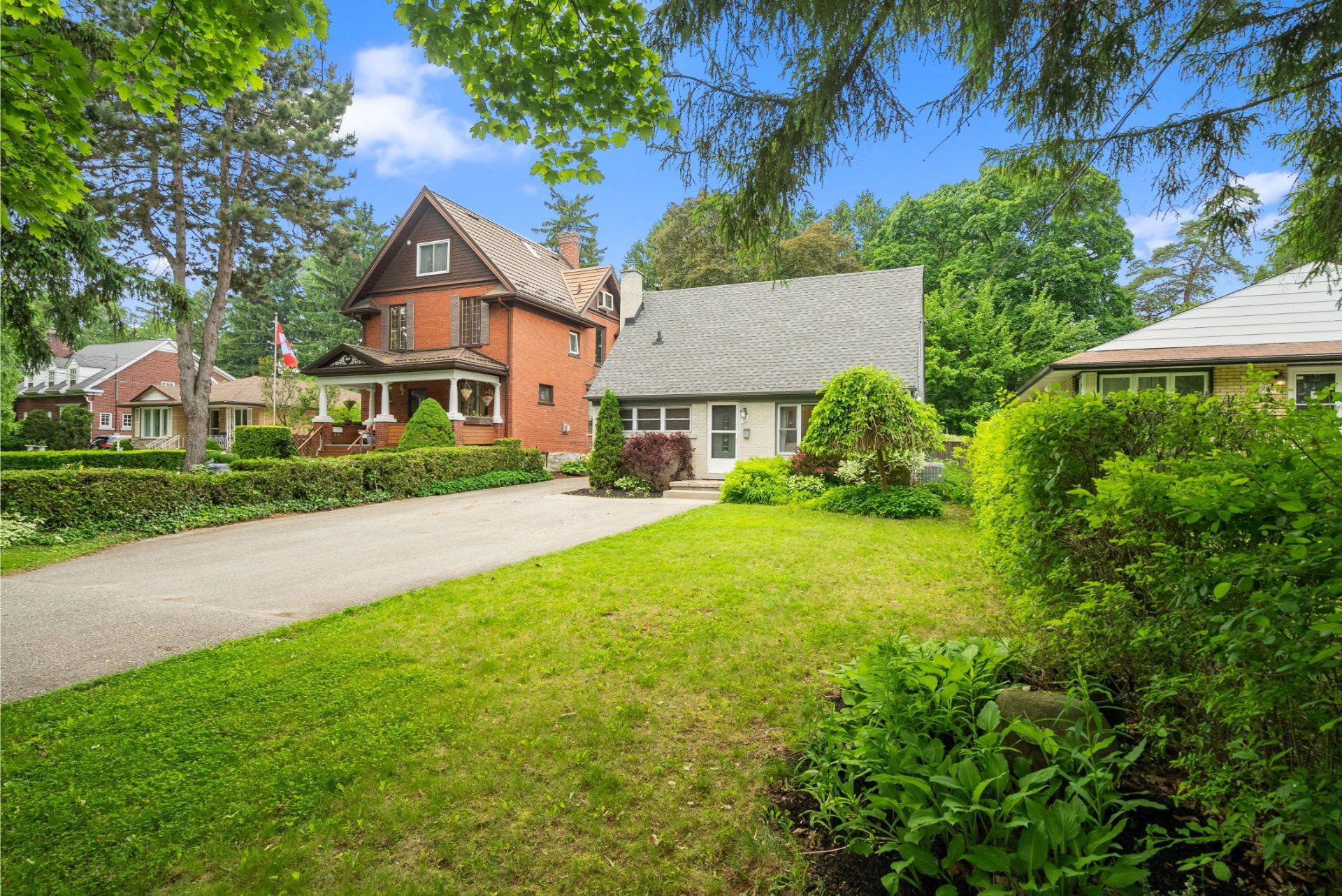 Kitchener, ON N2H 3M8,196 Sheldon AVE N