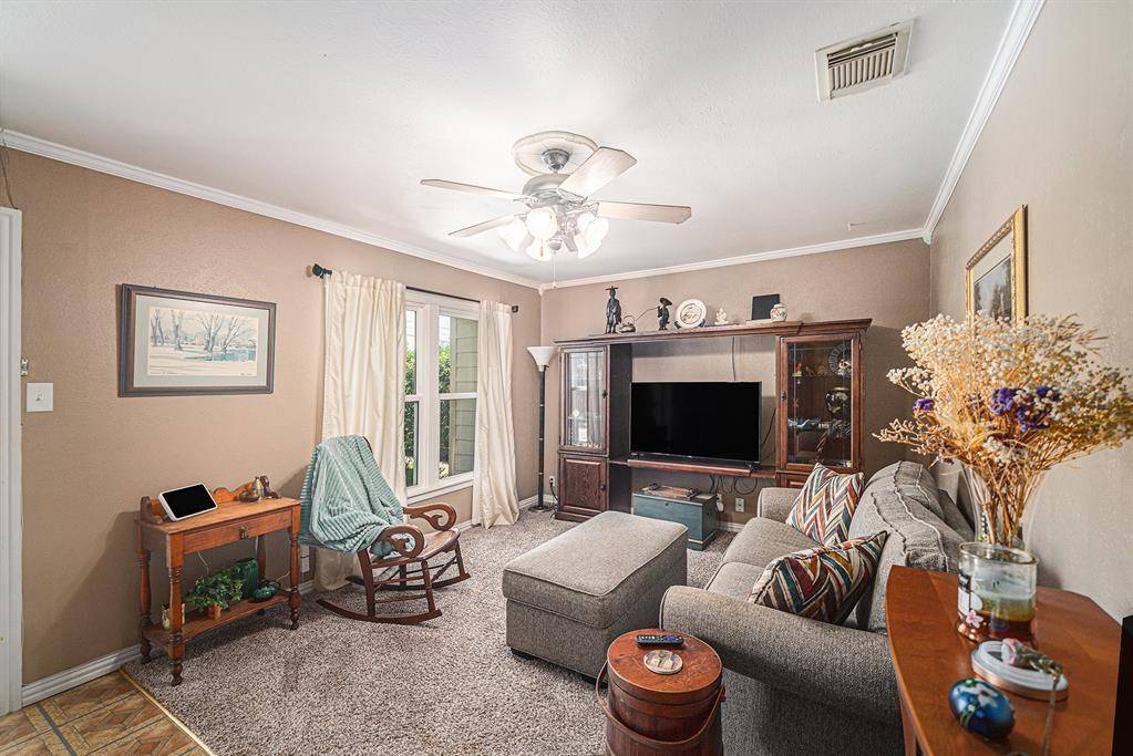 Hurst, TX 76053,504 Harrison Lane