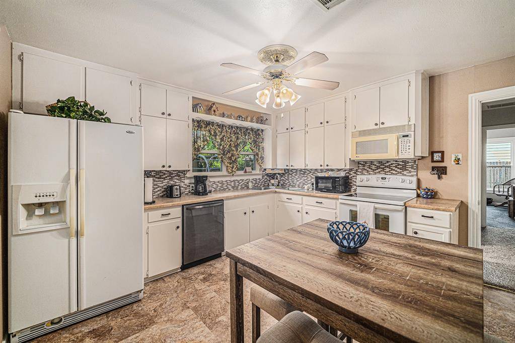 Hurst, TX 76053,504 Harrison Lane