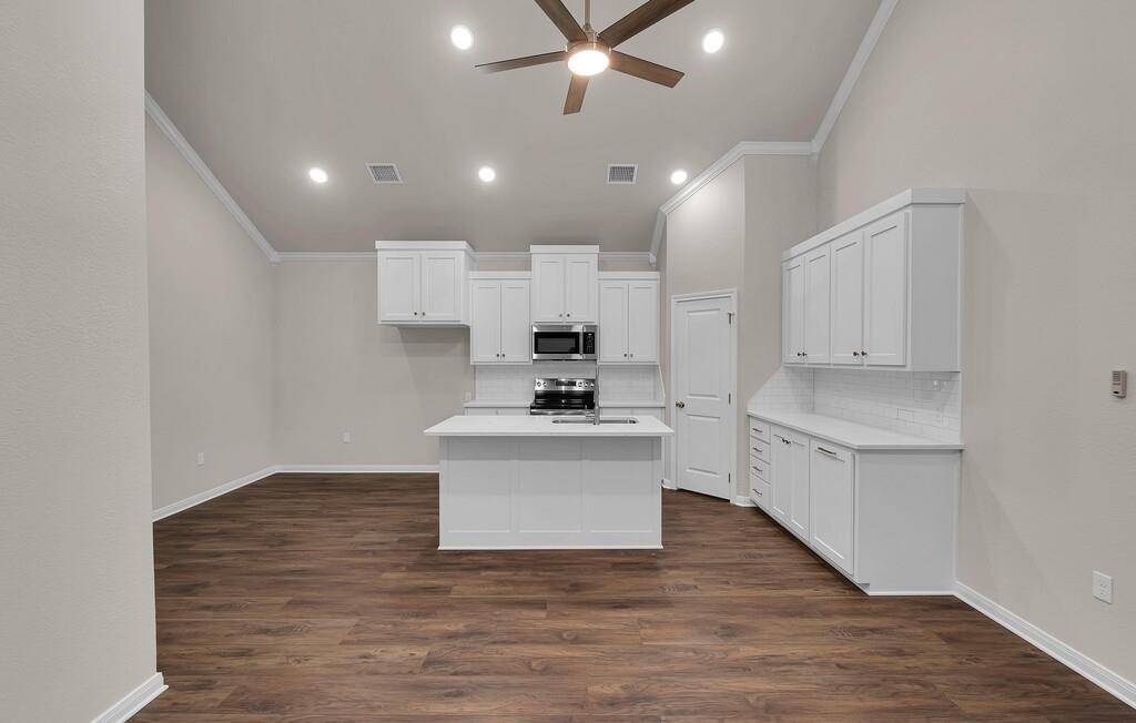 Mcgregor, TX 76657,126 Morris Court