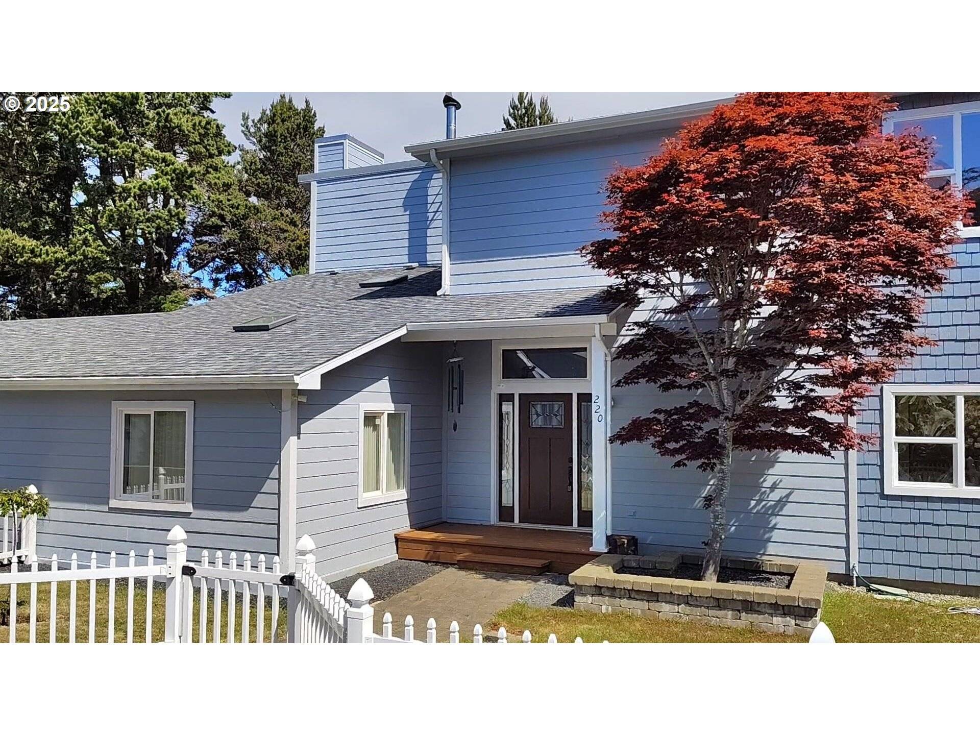 Port Orford, OR 97465,220 FLAKE ST