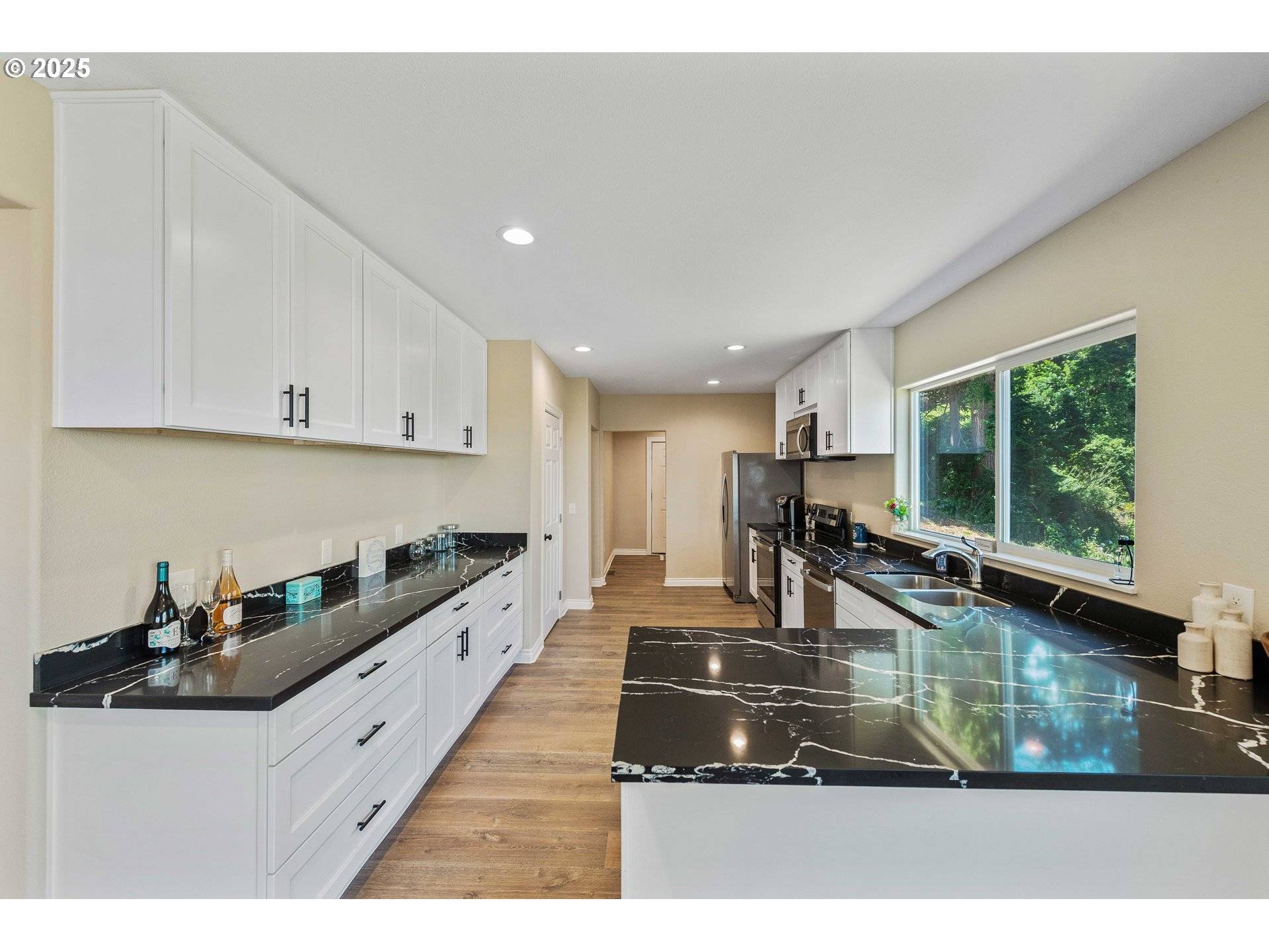 831 S 11th ST, Coos Bay, OR 97420