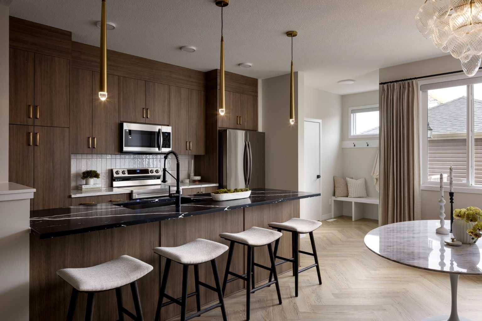 Calgary, AB T3S 0R2,7173 Rangeview AVE SE