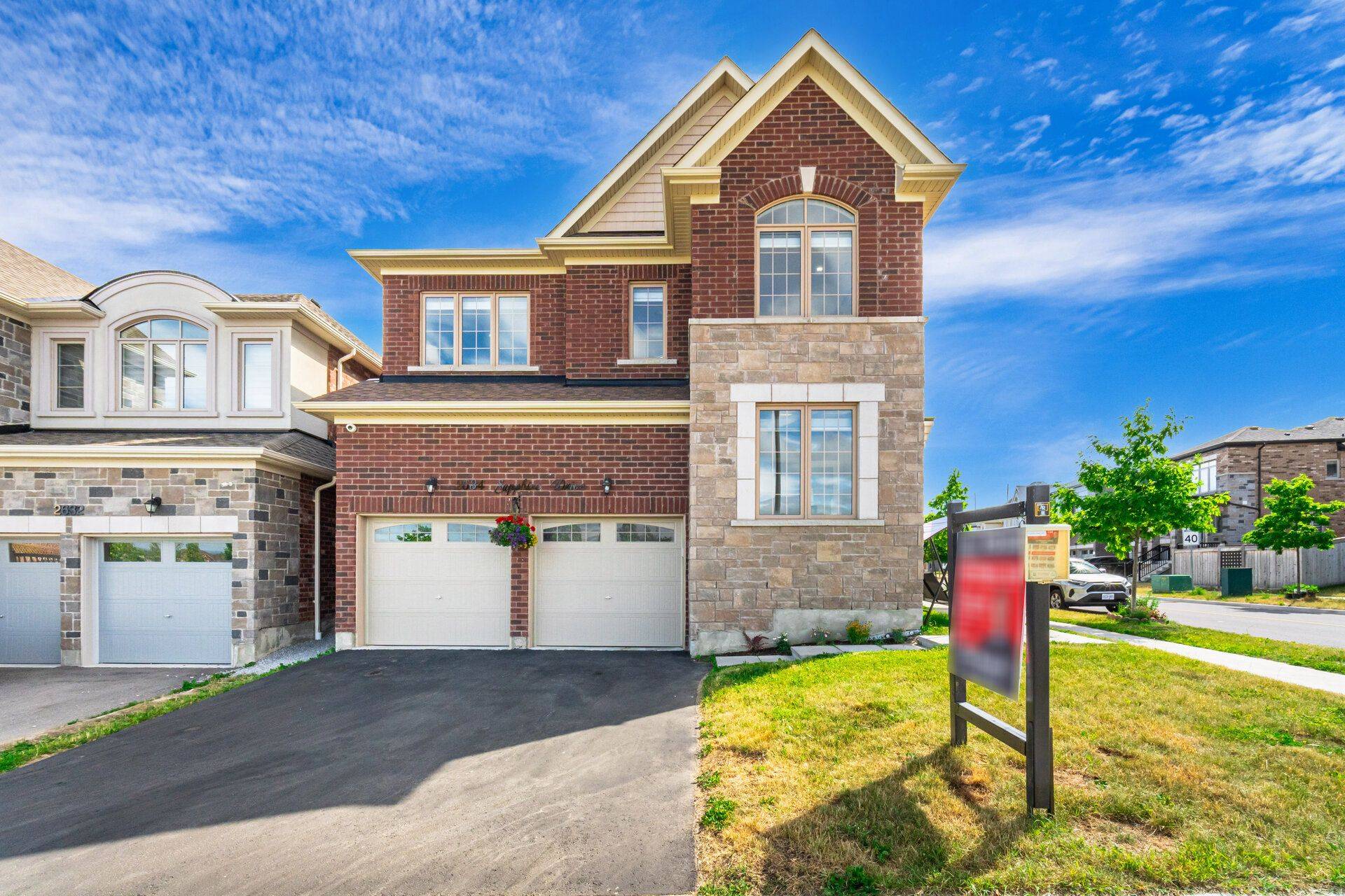 Pickering, ON L1X 0H3,2634 Sapphire DR