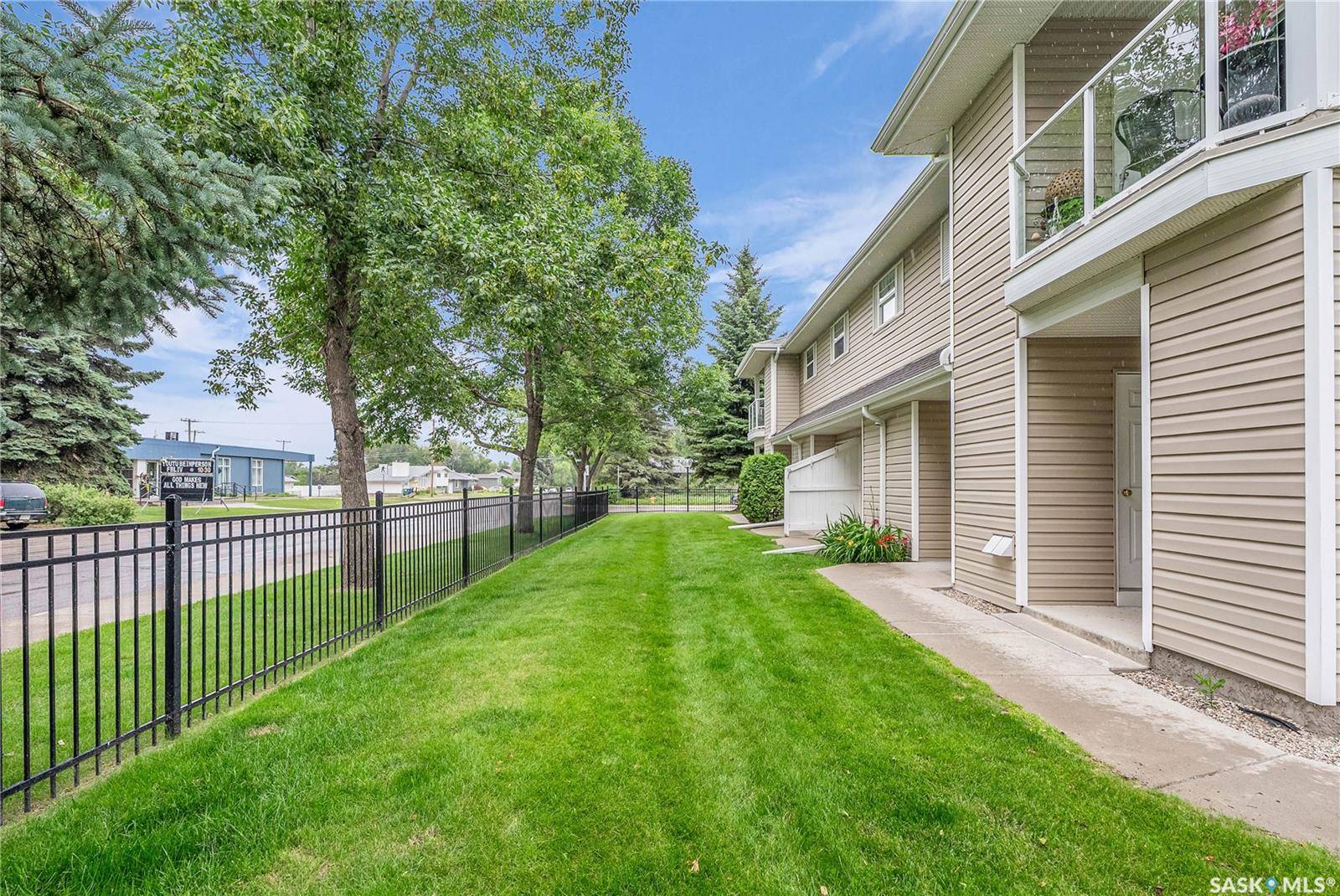 Saskatoon, SK S7N 1N3,141 105th STREET W #103A