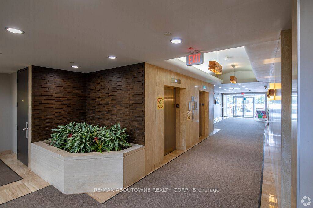 Oakville, ON L6K 3V7,700 Dorval DR #601