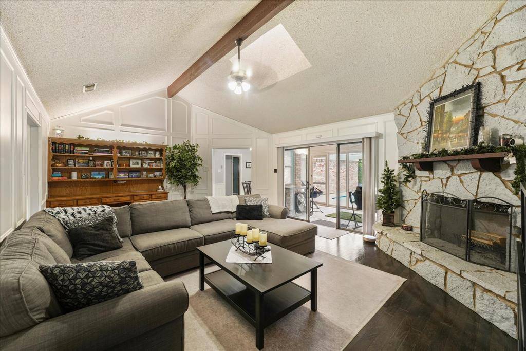Arlington, TX 76012,2004 Lake Country Drive