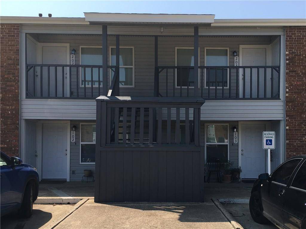 Grand Prairie, TX 75051,327 3rd Street #103