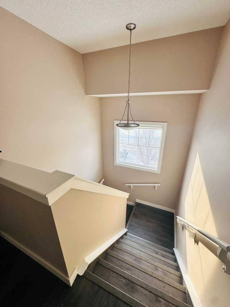 Calgary, AB T3K 0V5,225 panatella SQ NW