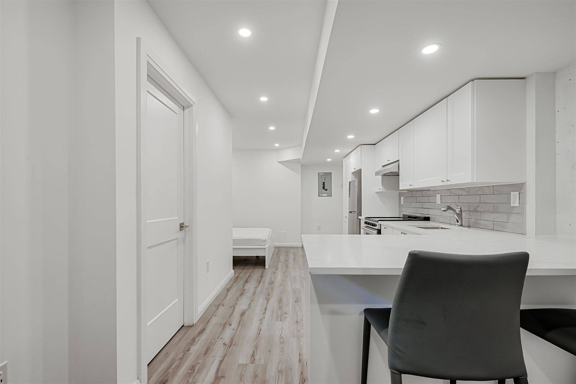 Toronto C01, ON M6G 1H3,333 Harbord ST #103