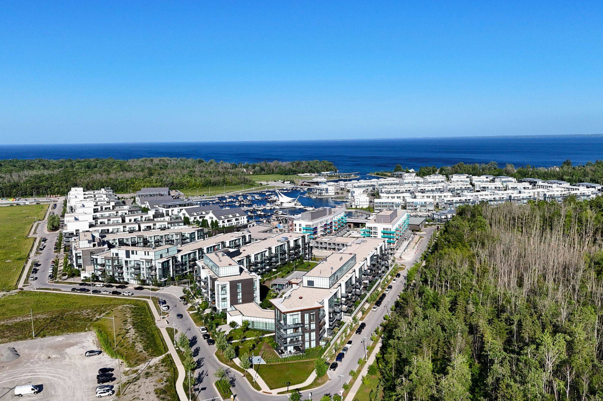 Innisfil, ON L9S 0L9,375 Sea Ray AVE #225
