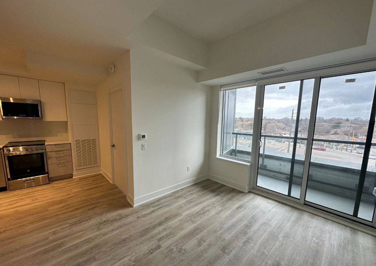 Newmarket, ON L3Y 0G7,185 Deerfield RD #414