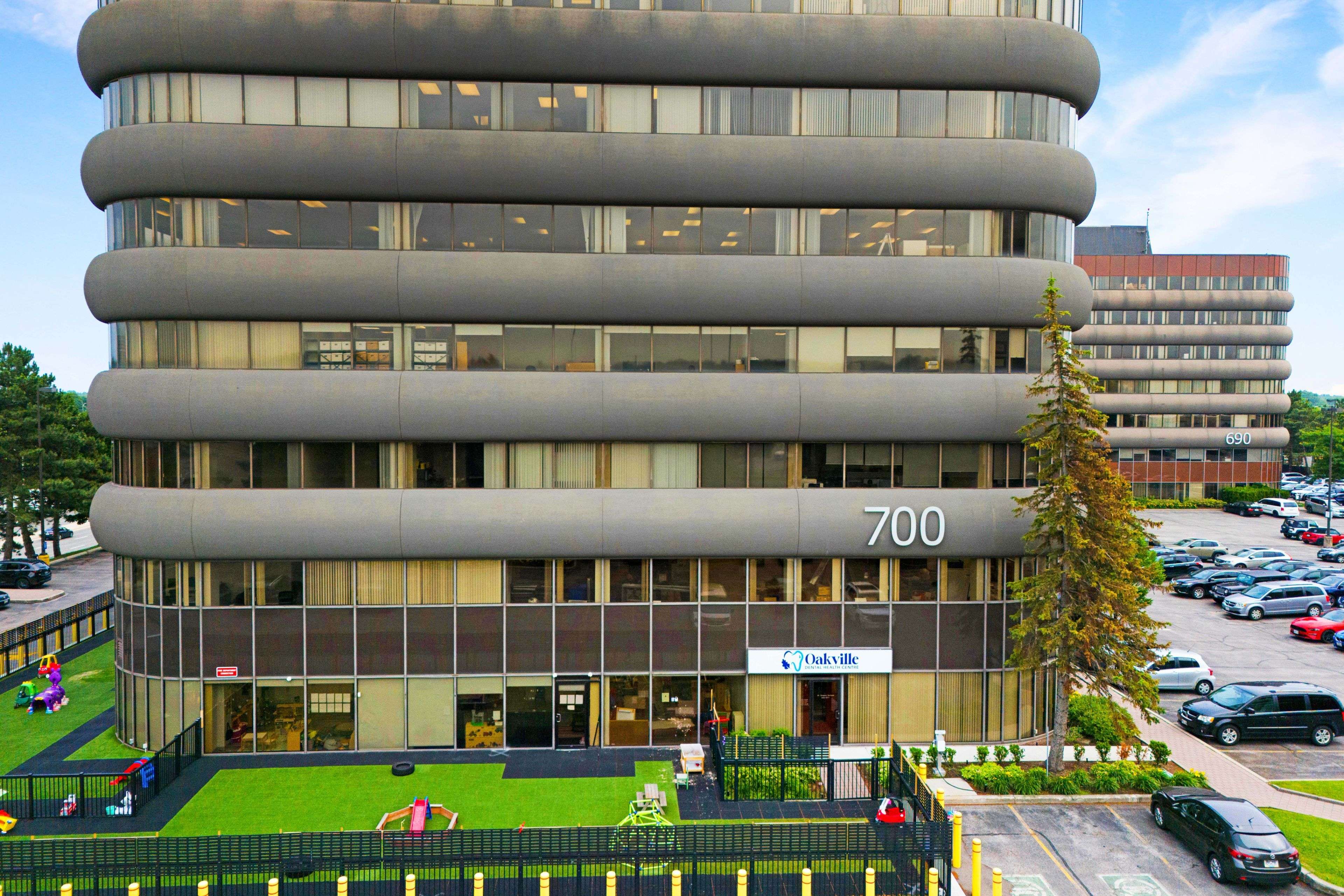 Oakville, ON L6K 3V7,700 Dorval DR #704