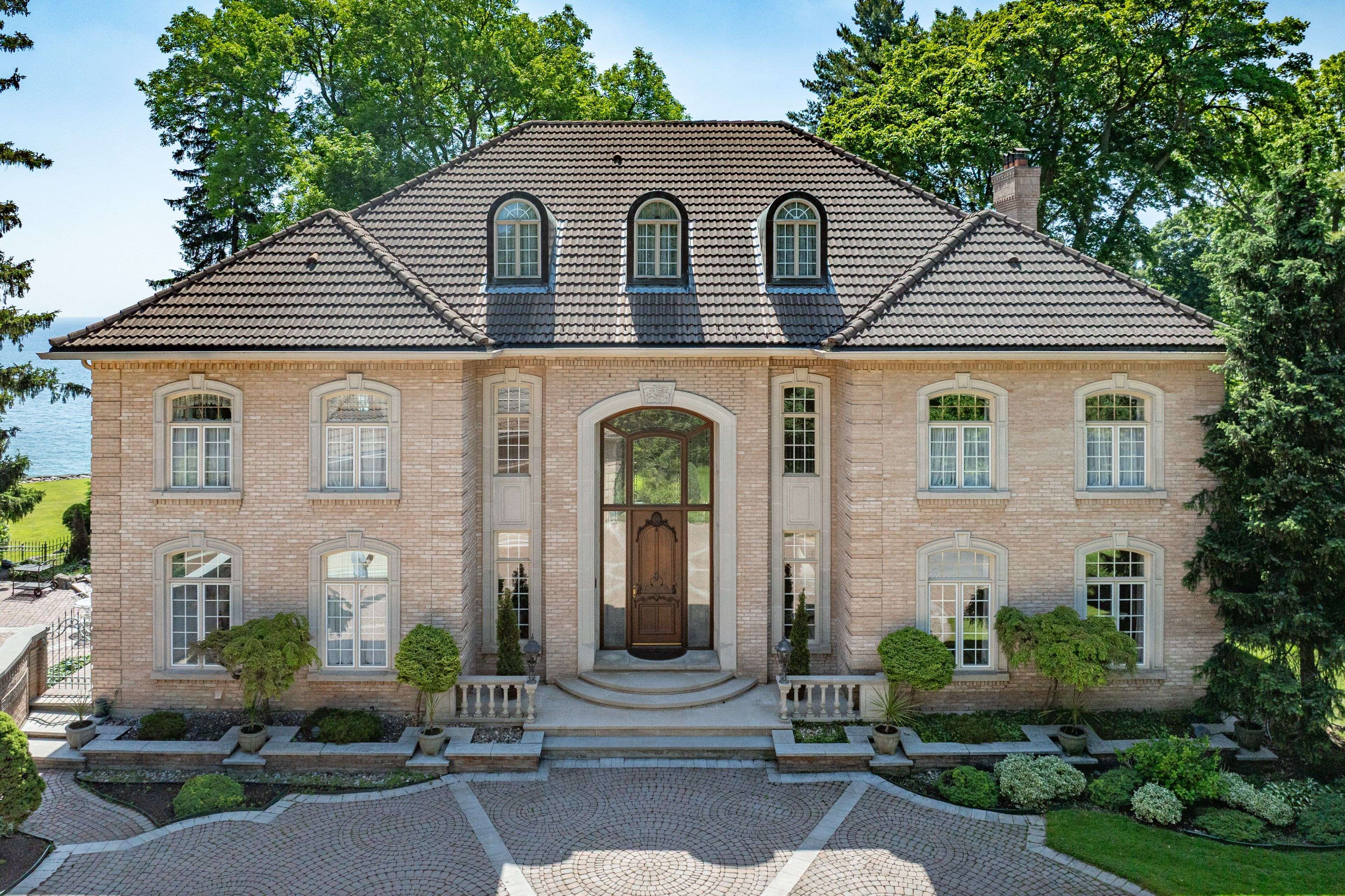 Oakville, ON L6J 4P8,49 Cox DR