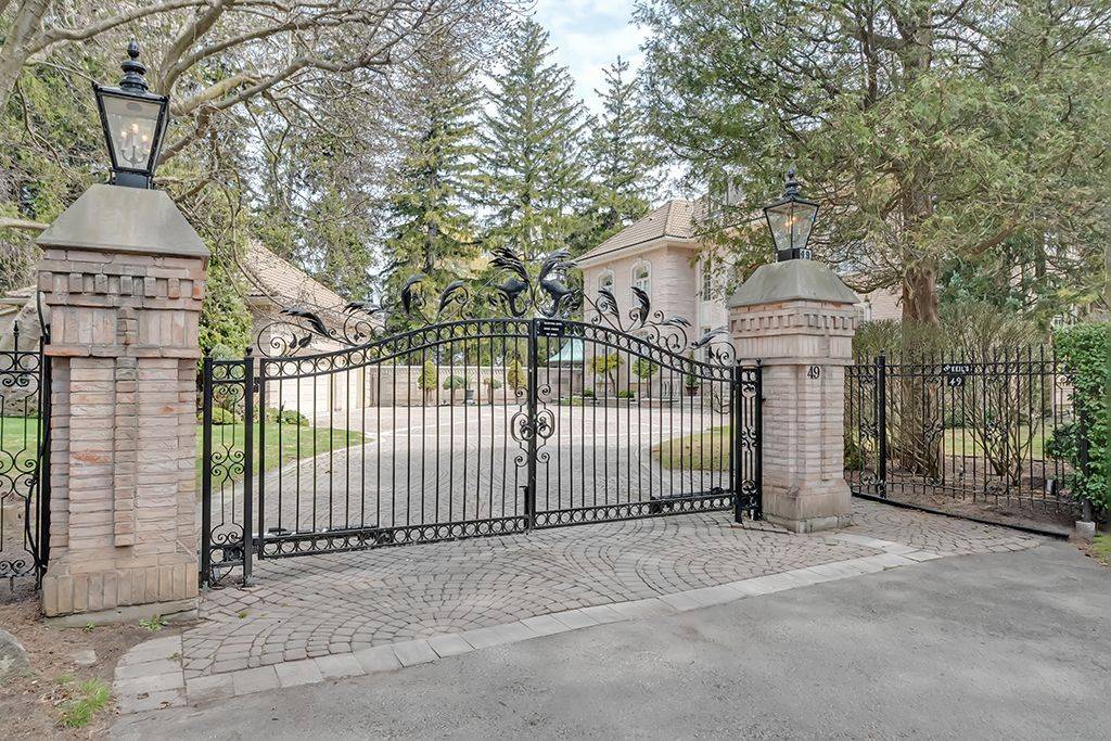 Oakville, ON L6J 4P8,49 Cox DR