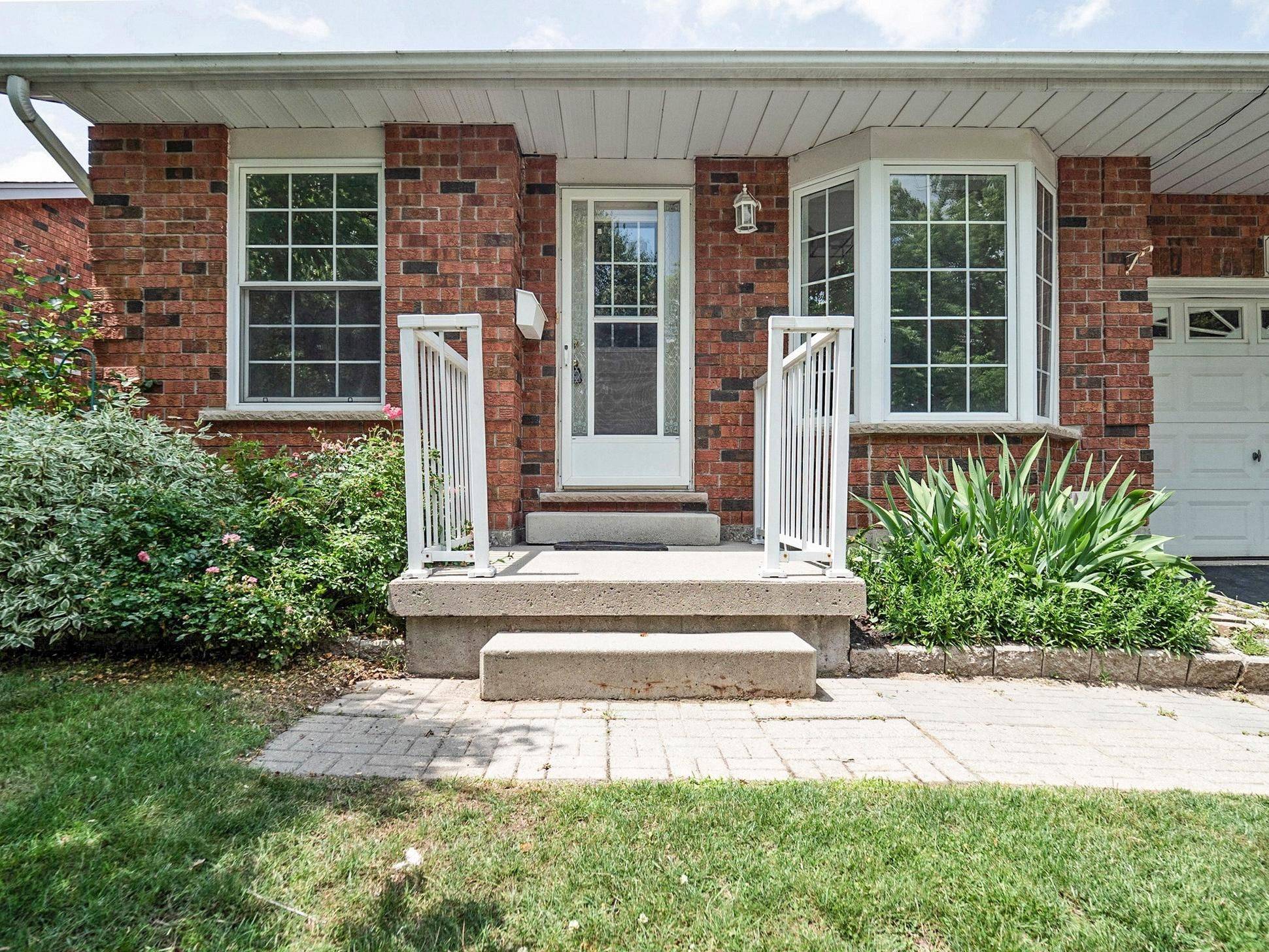 Brantford, ON N3R 2E9,64C Harris AVE