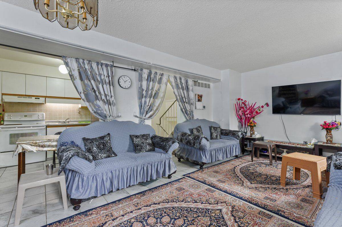 Kitchener, ON N2M 5L3,20 Paulander DR #43