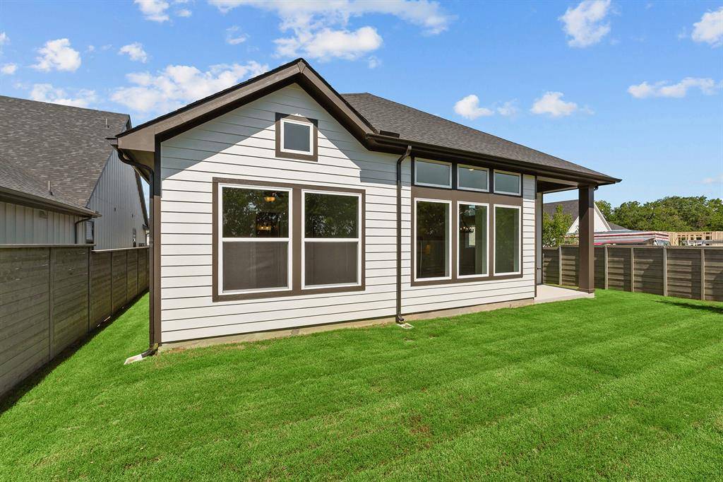 Justin, TX 76247,8720 Bur Oak Drive
