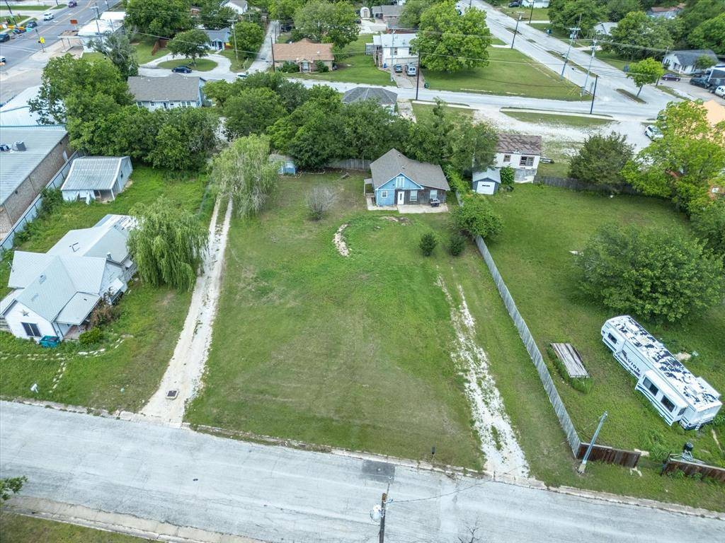 Bowie, TX 76230,206 Taylor Street
