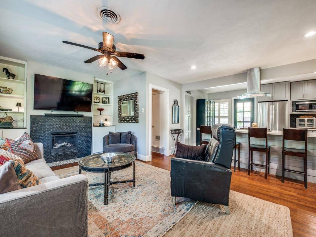Dallas, TX 75218,879 Peavy Road