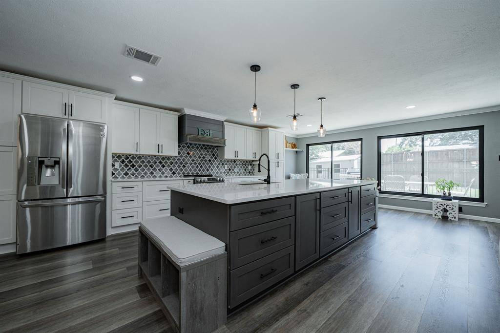 Grand Prairie, TX 75052,733 Greenhill Lane
