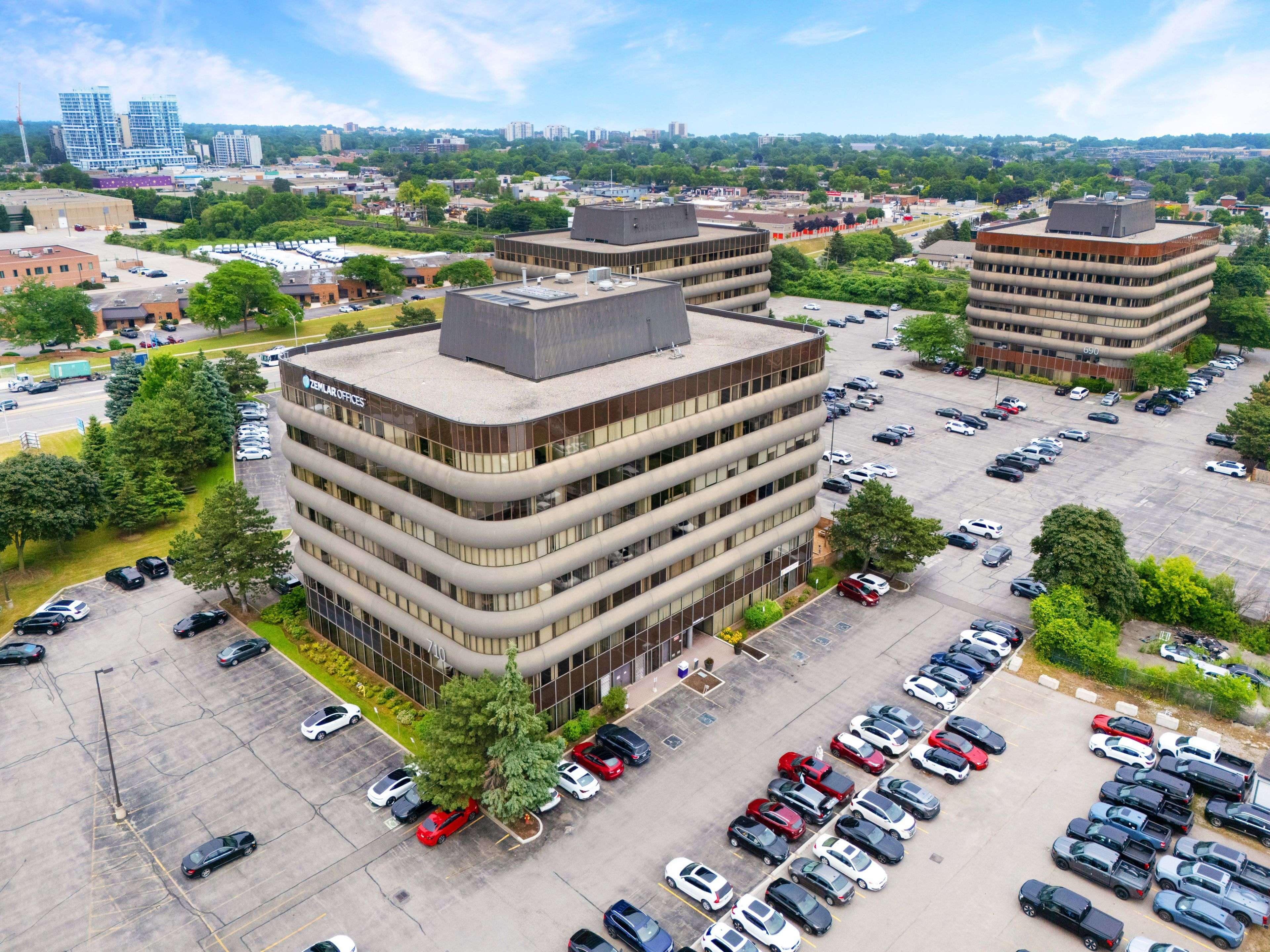 710 Dorval DR #310, Oakville, ON L6K 3V7