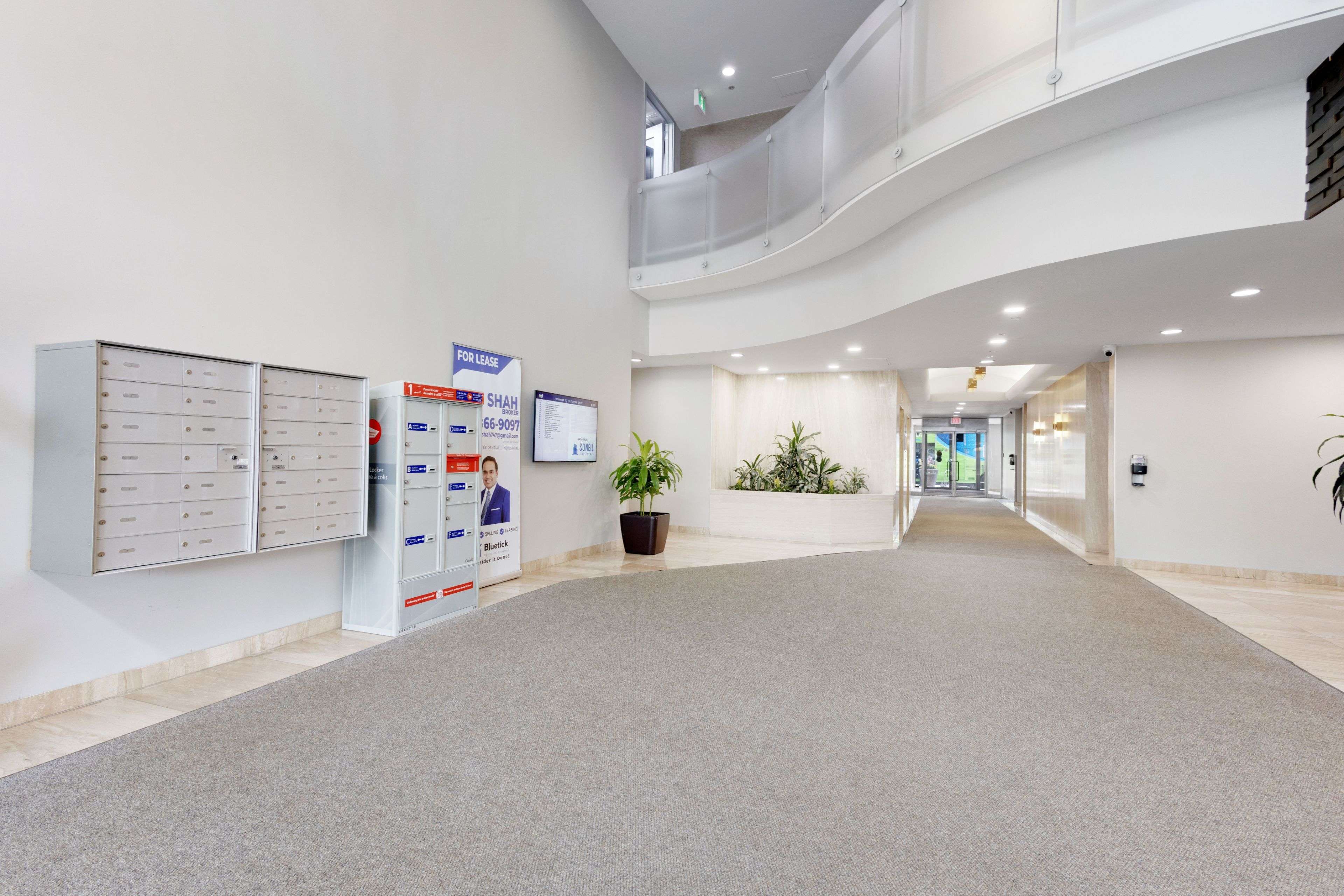 Oakville, ON L6K 3V7,710 Dorval DR #401