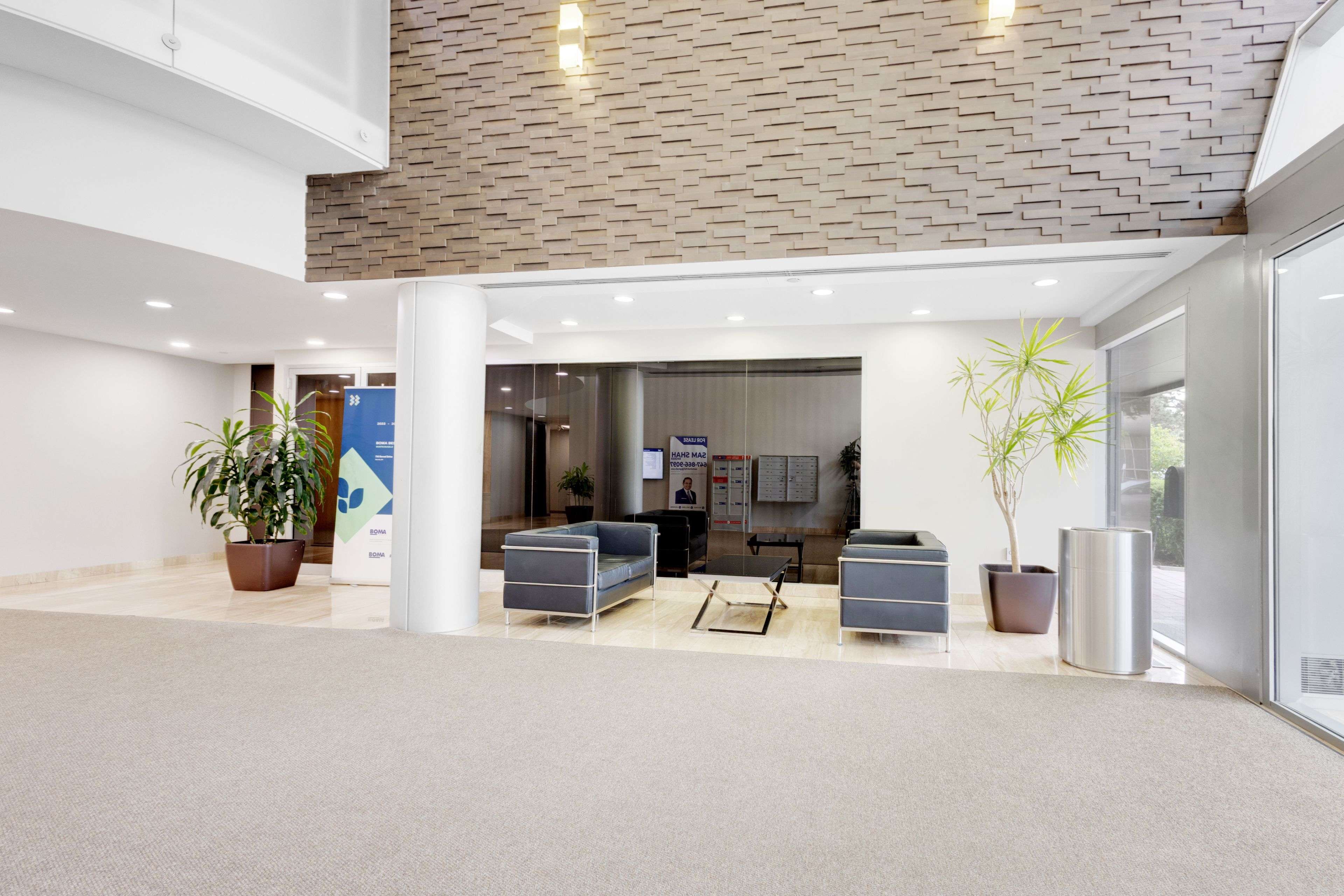 Oakville, ON L6K 3V7,710 Dorval DR #401