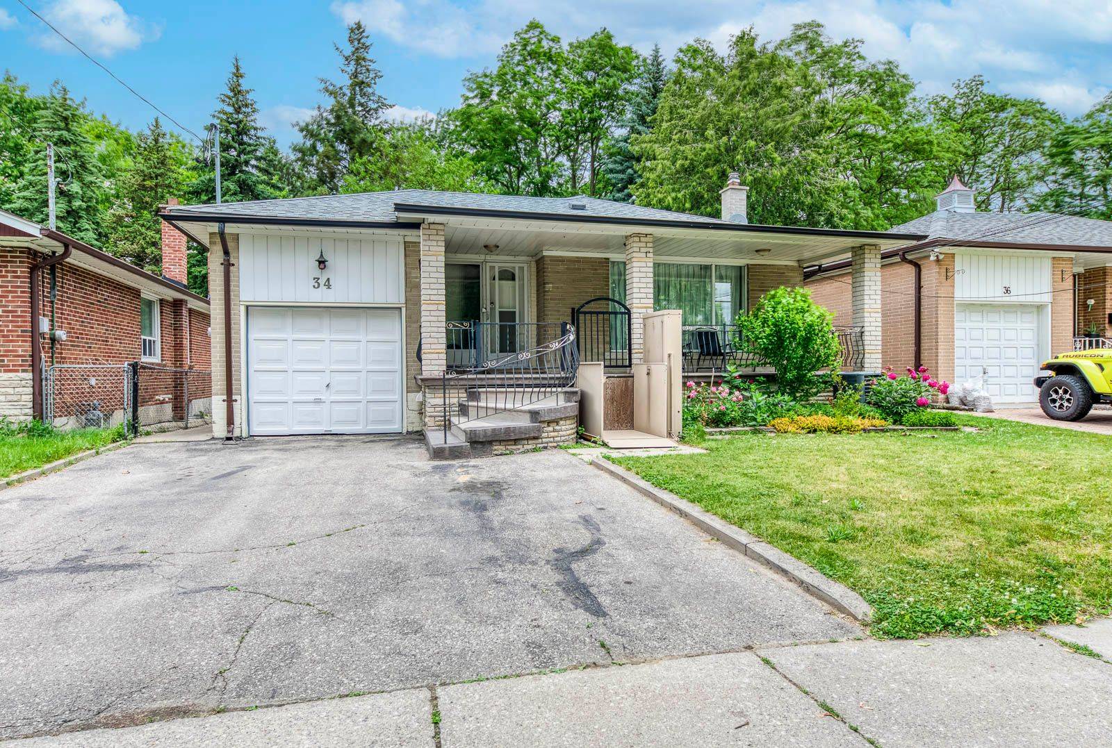 Toronto W10, ON M9V 2W3,34 Barkwin DR