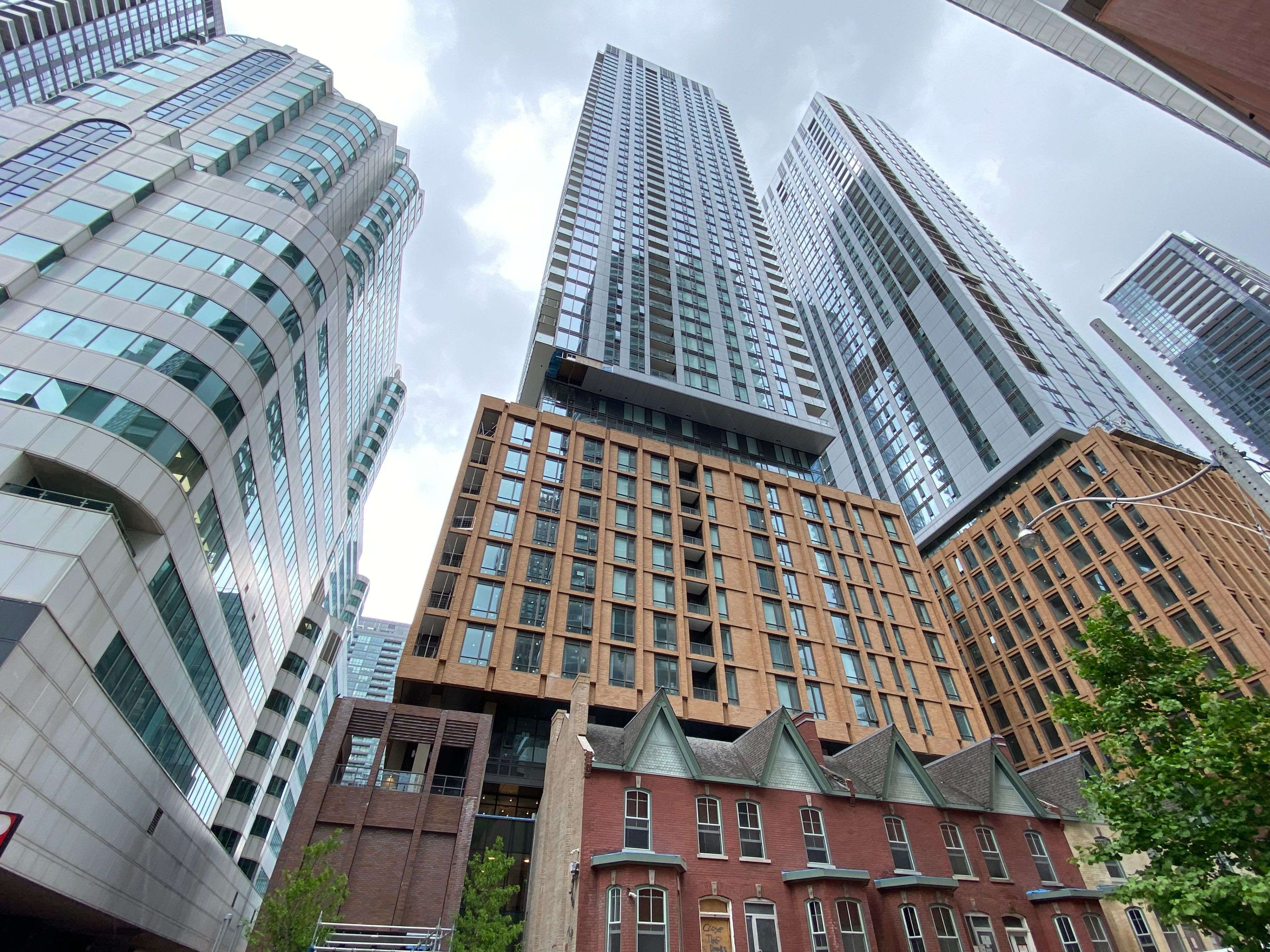Toronto C01, ON M5V 0W6,8 Widmer ST #4115