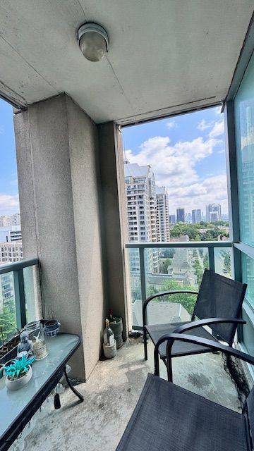 Toronto C15, ON M2K 3E2,17 Barberry PL #1202