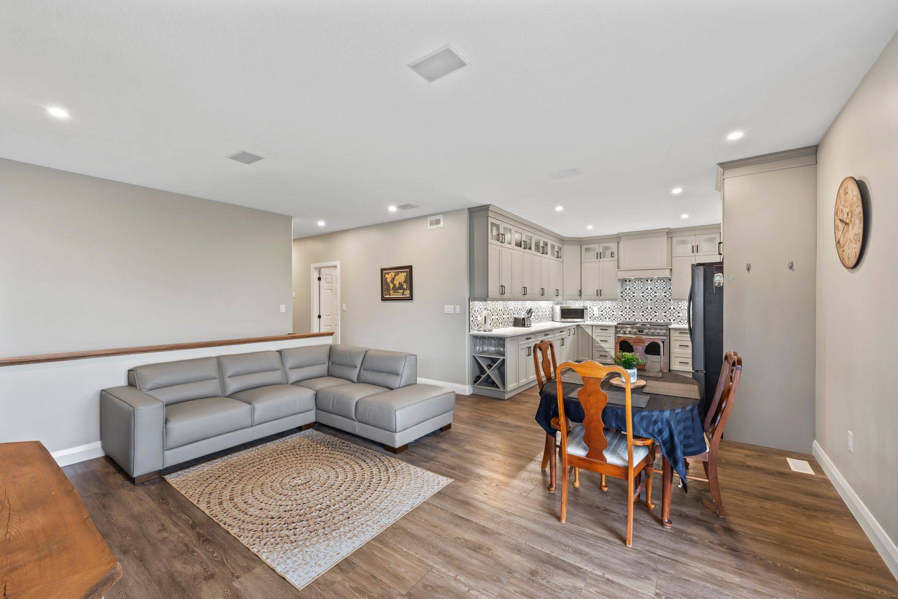 Loyalist, ON K0K 2H0,218 Creighton DR