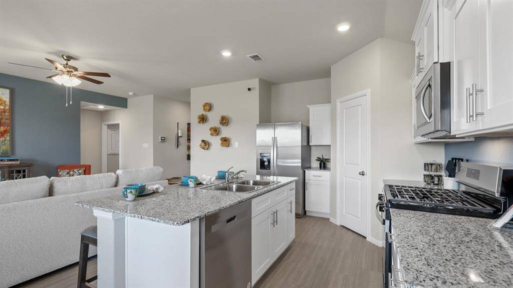 Fort Worth, TX 76131,1013 LIME COVE Drive