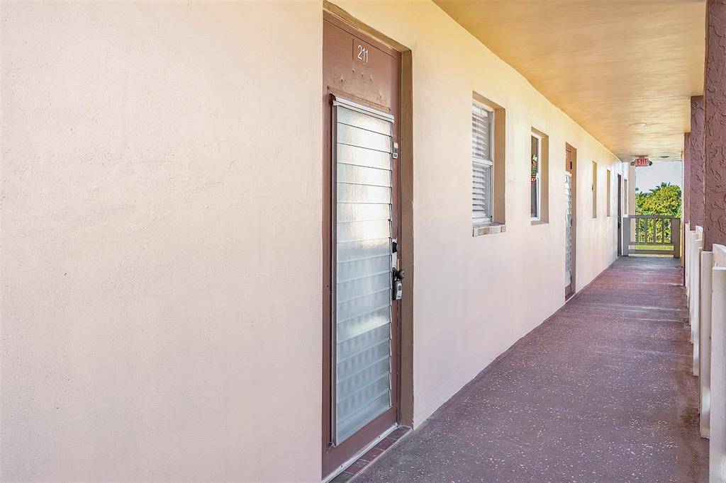 Sunrise, FL 33322,9041 Sunrise Lakes Blvd #211