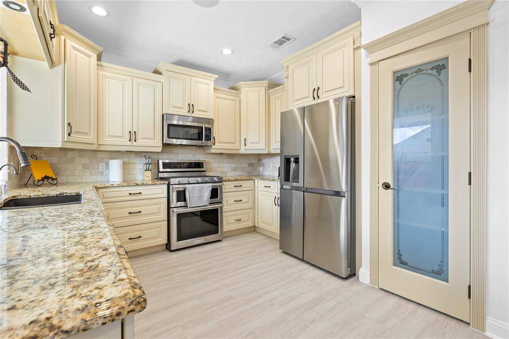 Plano, TX 75093,4216 Creekstone Drive