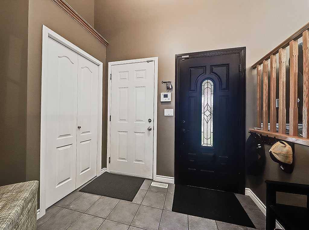 High River, AB T1V 1W5,1605 Sunshine PL SE