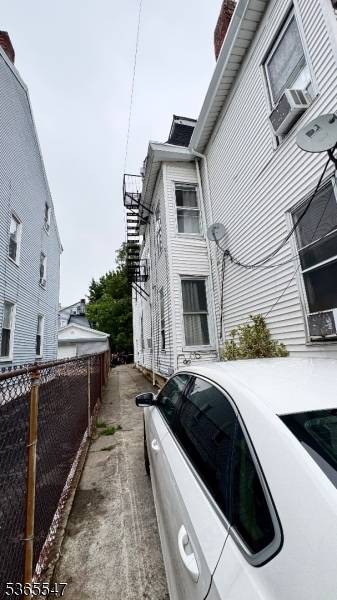 Paterson City, NJ 07501,327 Ellison St